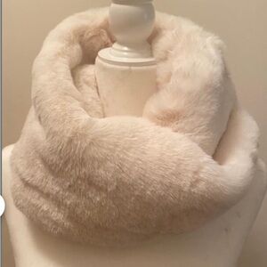 Luxurious Cream Faux Fur Wrap, faux infinity scarf ivory